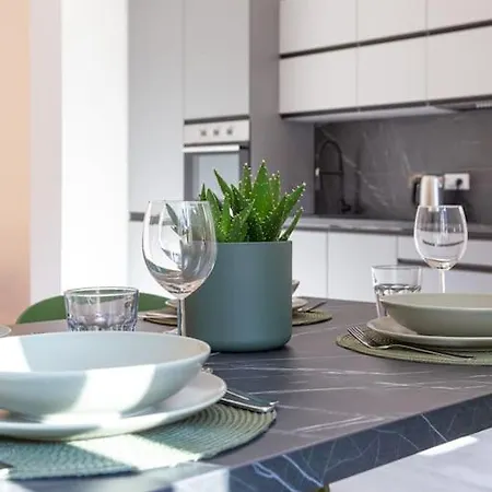 Stylish - Casa Leone - Center